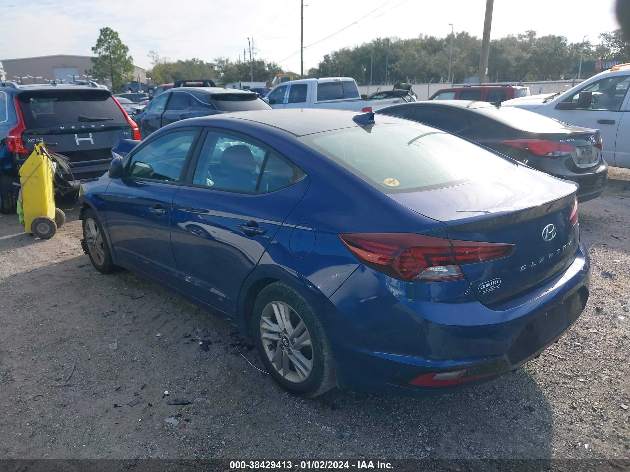 Photo 2 VIN: 5NPD84LF3KH463628 - HYUNDAI ELANTRA 