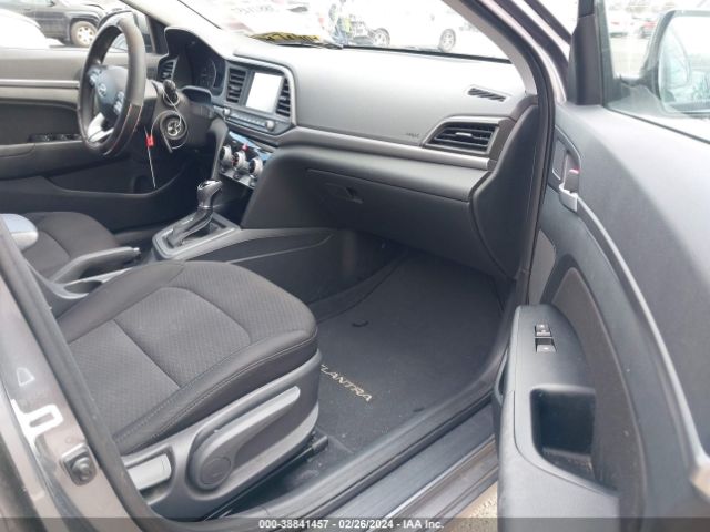 Photo 4 VIN: 5NPD84LF3KH478274 - HYUNDAI ELANTRA 