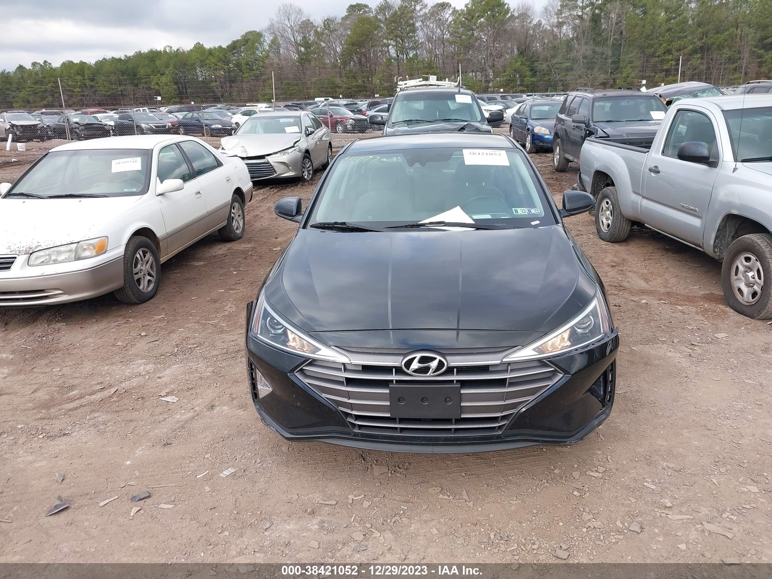 Photo 11 VIN: 5NPD84LF3LH628580 - HYUNDAI ELANTRA 