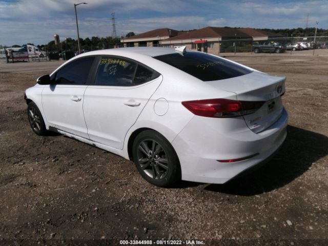 Photo 2 VIN: 5NPD84LF4HH004214 - HYUNDAI ELANTRA 