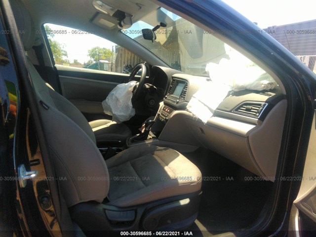 Photo 4 VIN: 5NPD84LF4HH010062 - HYUNDAI ELANTRA 