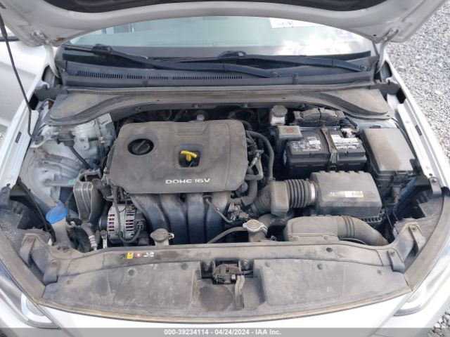 Photo 9 VIN: 5NPD84LF4HH014046 - HYUNDAI ELANTRA 