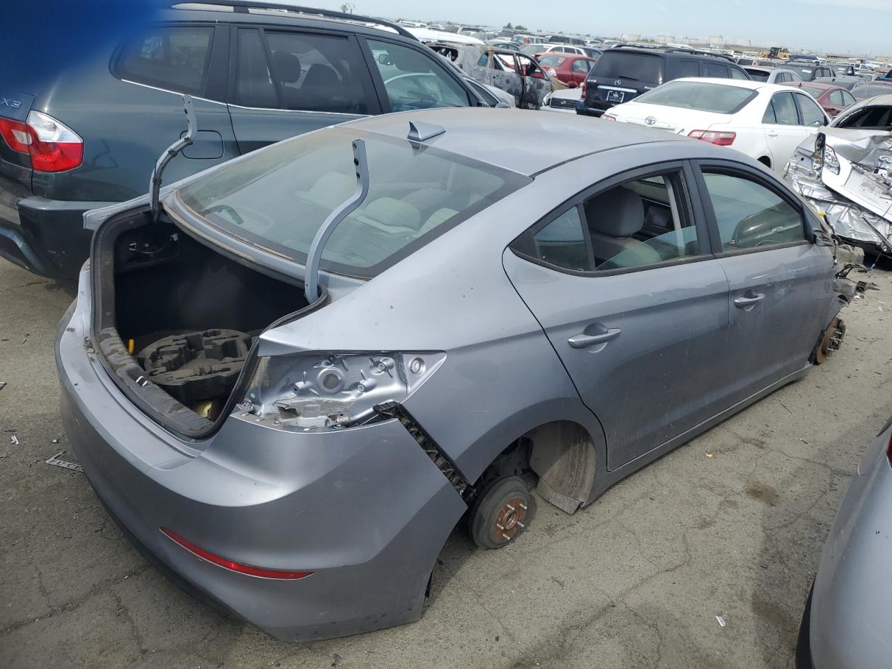 Photo 2 VIN: 5NPD84LF4HH024978 - HYUNDAI ELANTRA 