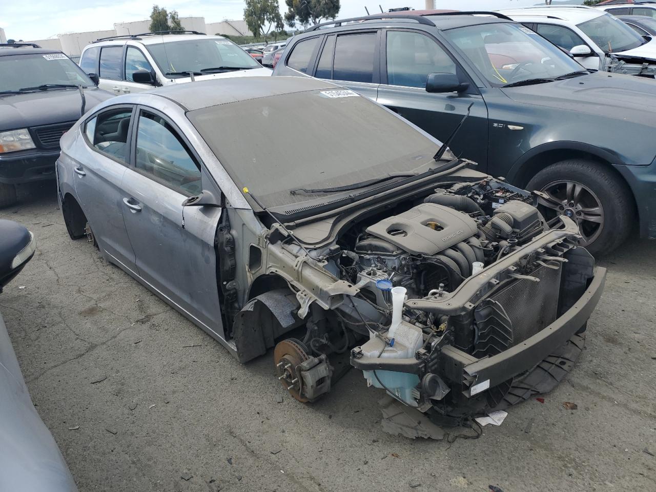 Photo 3 VIN: 5NPD84LF4HH024978 - HYUNDAI ELANTRA 