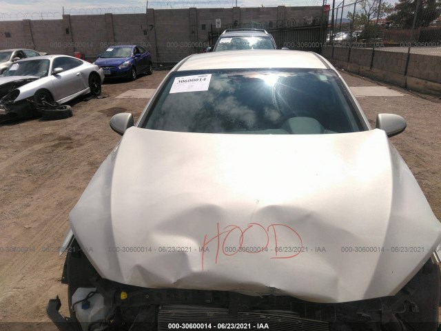 Photo 9 VIN: 5NPD84LF4HH025659 - HYUNDAI ELANTRA 