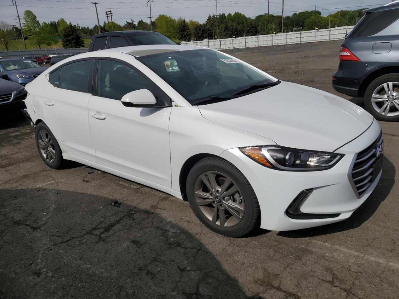 Photo 3 VIN: 5NPD84LF4HH039156 - HYUNDAI ELANTRA 