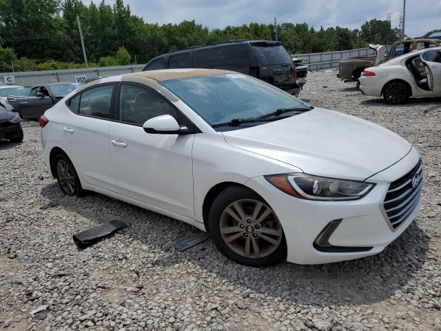 Photo 3 VIN: 5NPD84LF4HH040582 - HYUNDAI ELANTRA 