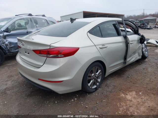 Photo 3 VIN: 5NPD84LF4HH040985 - HYUNDAI ELANTRA 