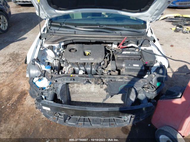 Photo 9 VIN: 5NPD84LF4HH062629 - HYUNDAI ELANTRA 