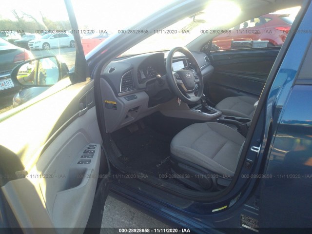 Photo 4 VIN: 5NPD84LF4HH072254 - HYUNDAI ELANTRA 