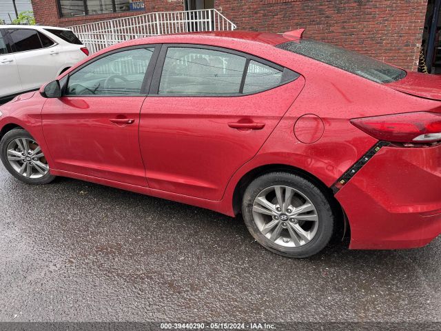 Photo 2 VIN: 5NPD84LF4HH117712 - HYUNDAI ELANTRA 