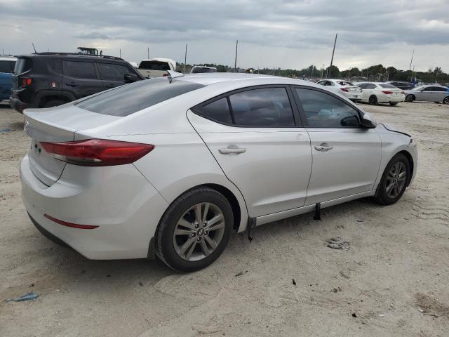 Photo 2 VIN: 5NPD84LF4HH142674 - HYUNDAI ELANTRA SE 