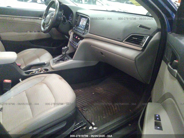 Photo 4 VIN: 5NPD84LF4HH154131 - HYUNDAI ELANTRA 