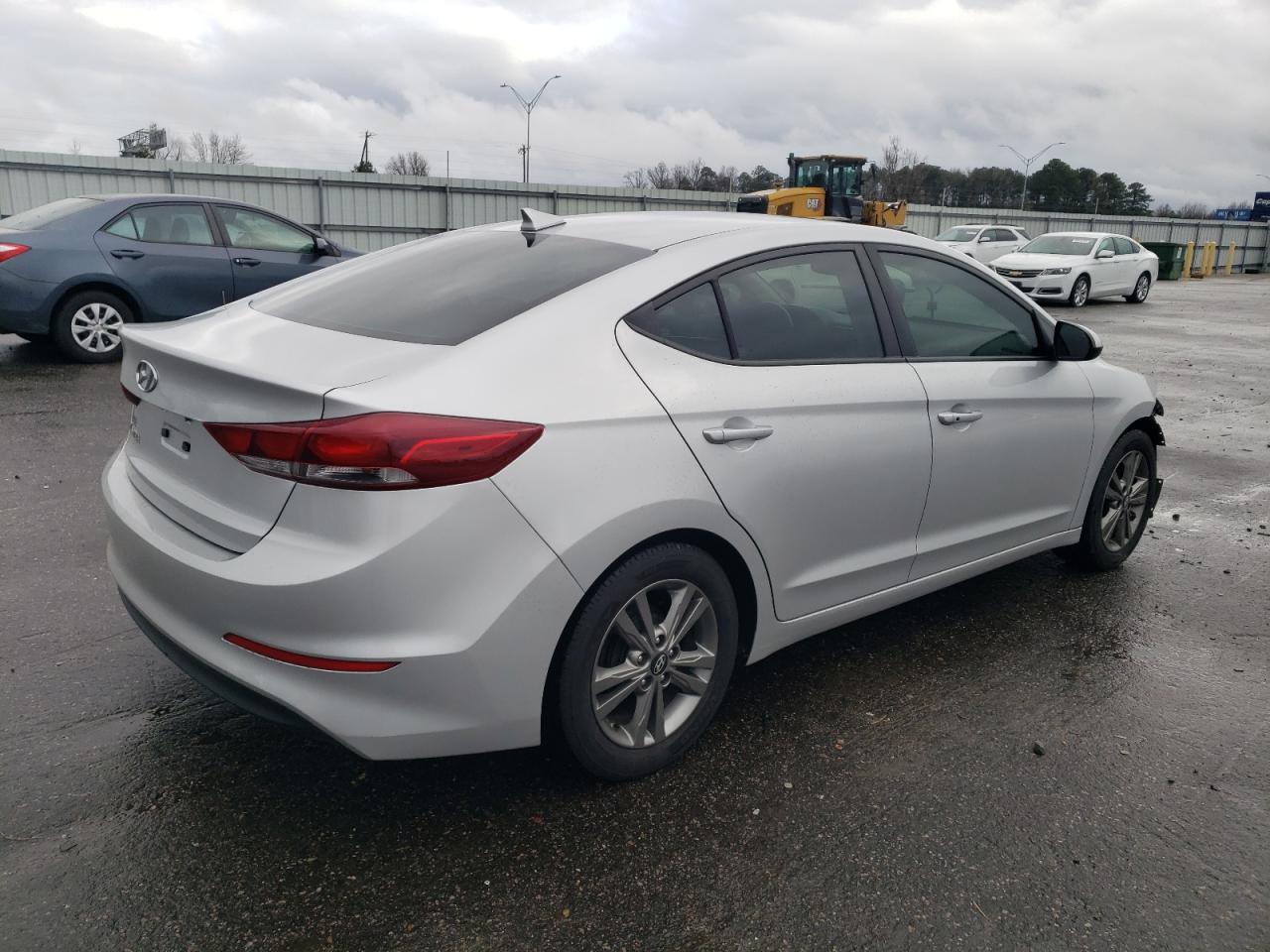 Photo 2 VIN: 5NPD84LF4HH157045 - HYUNDAI ELANTRA 