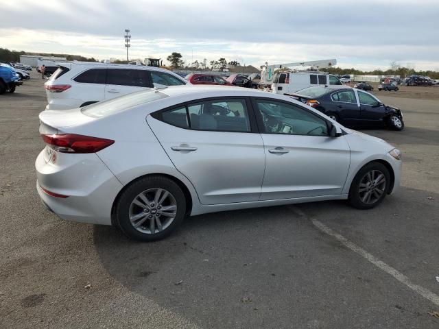 Photo 2 VIN: 5NPD84LF4HH157904 - HYUNDAI ELANTRA SE 