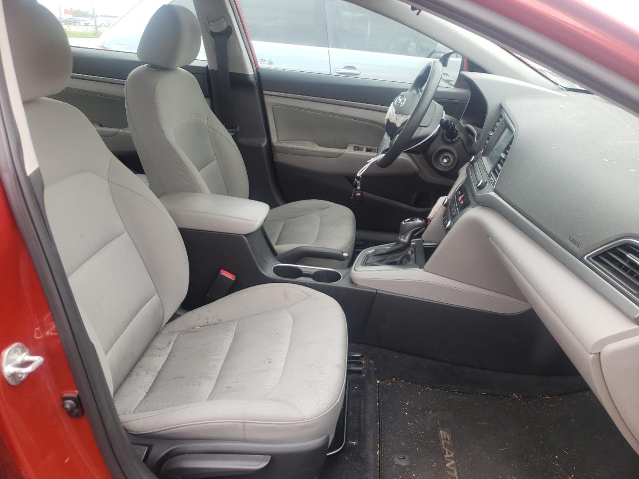 Photo 4 VIN: 5NPD84LF4HH170944 - HYUNDAI ELANTRA 