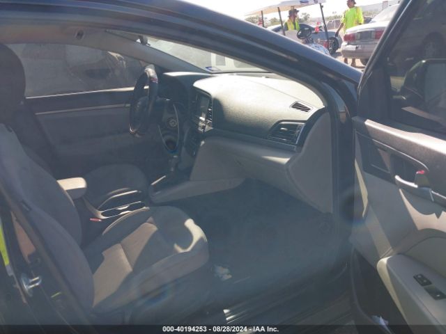 Photo 4 VIN: 5NPD84LF4HH174251 - HYUNDAI ELANTRA 