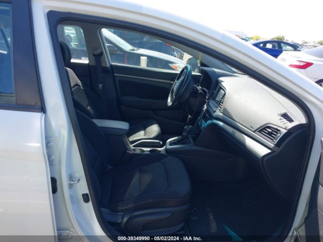 Photo 4 VIN: 5NPD84LF4HH174475 - HYUNDAI ELANTRA 