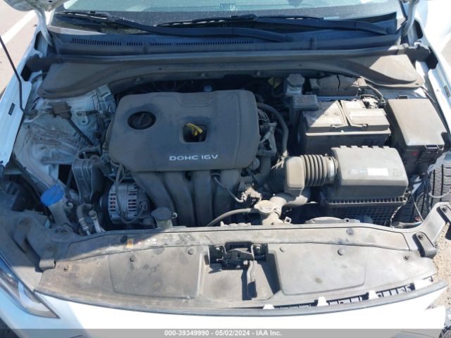 Photo 9 VIN: 5NPD84LF4HH174475 - HYUNDAI ELANTRA 