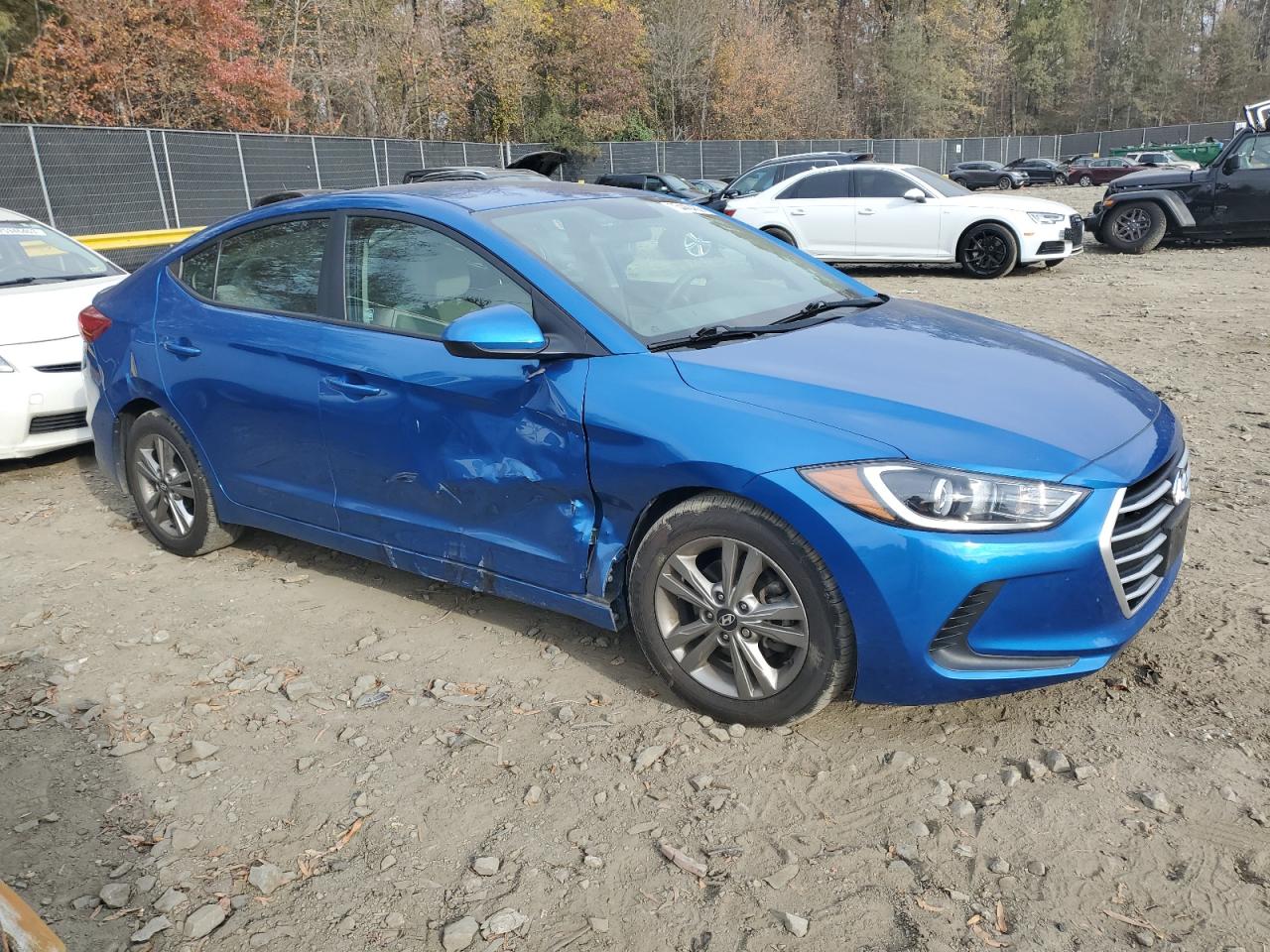 Photo 3 VIN: 5NPD84LF4HH187971 - HYUNDAI ELANTRA 