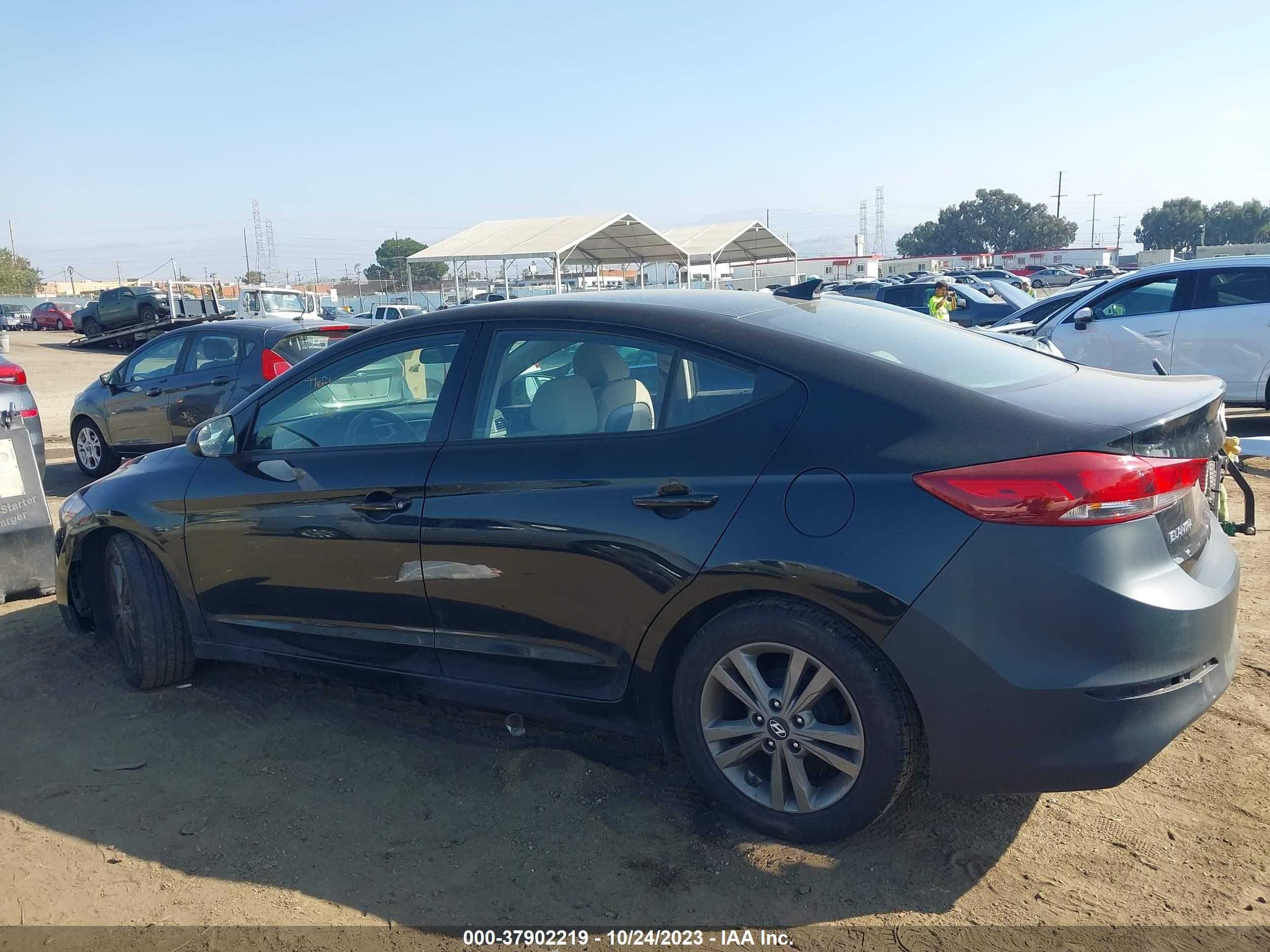 Photo 14 VIN: 5NPD84LF4HH192877 - HYUNDAI ELANTRA 