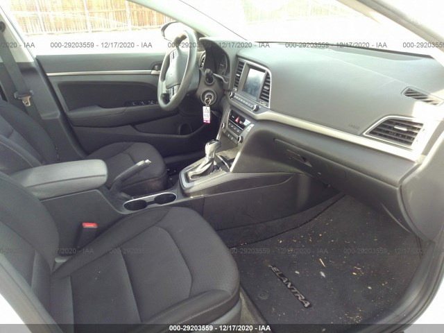 Photo 4 VIN: 5NPD84LF4JH221803 - HYUNDAI ELANTRA 