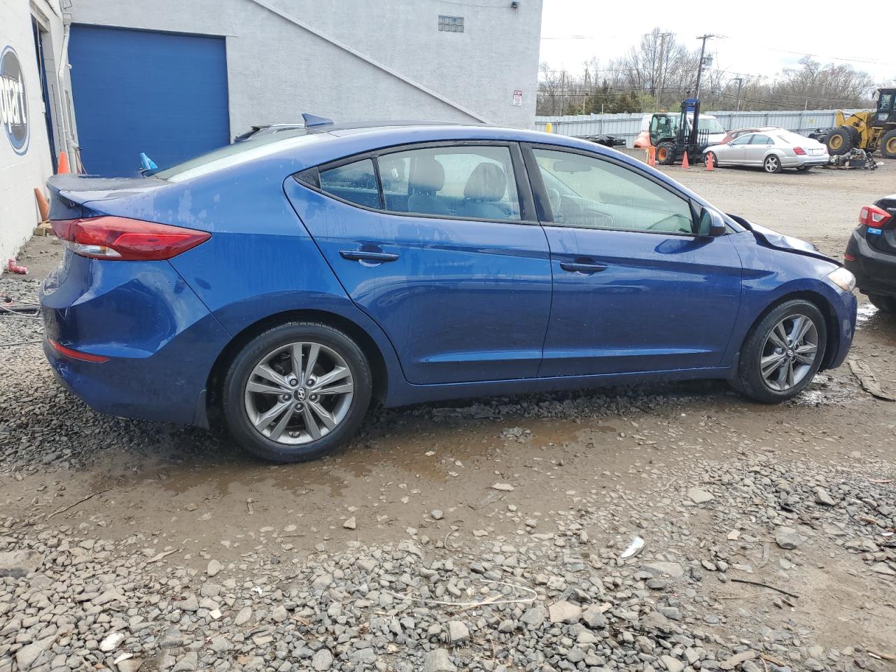 Photo 2 VIN: 5NPD84LF4JH223437 - HYUNDAI ELANTRA 