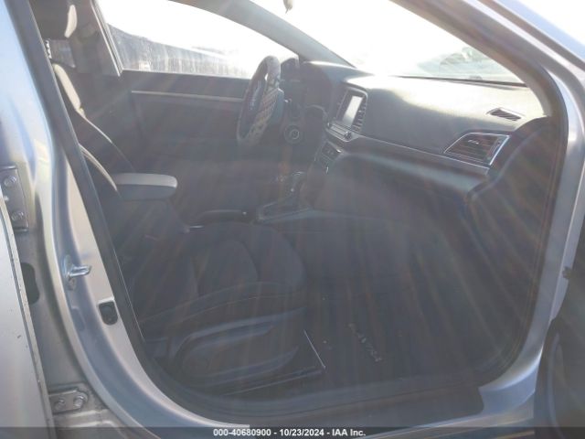 Photo 4 VIN: 5NPD84LF4JH224524 - HYUNDAI ELANTRA 