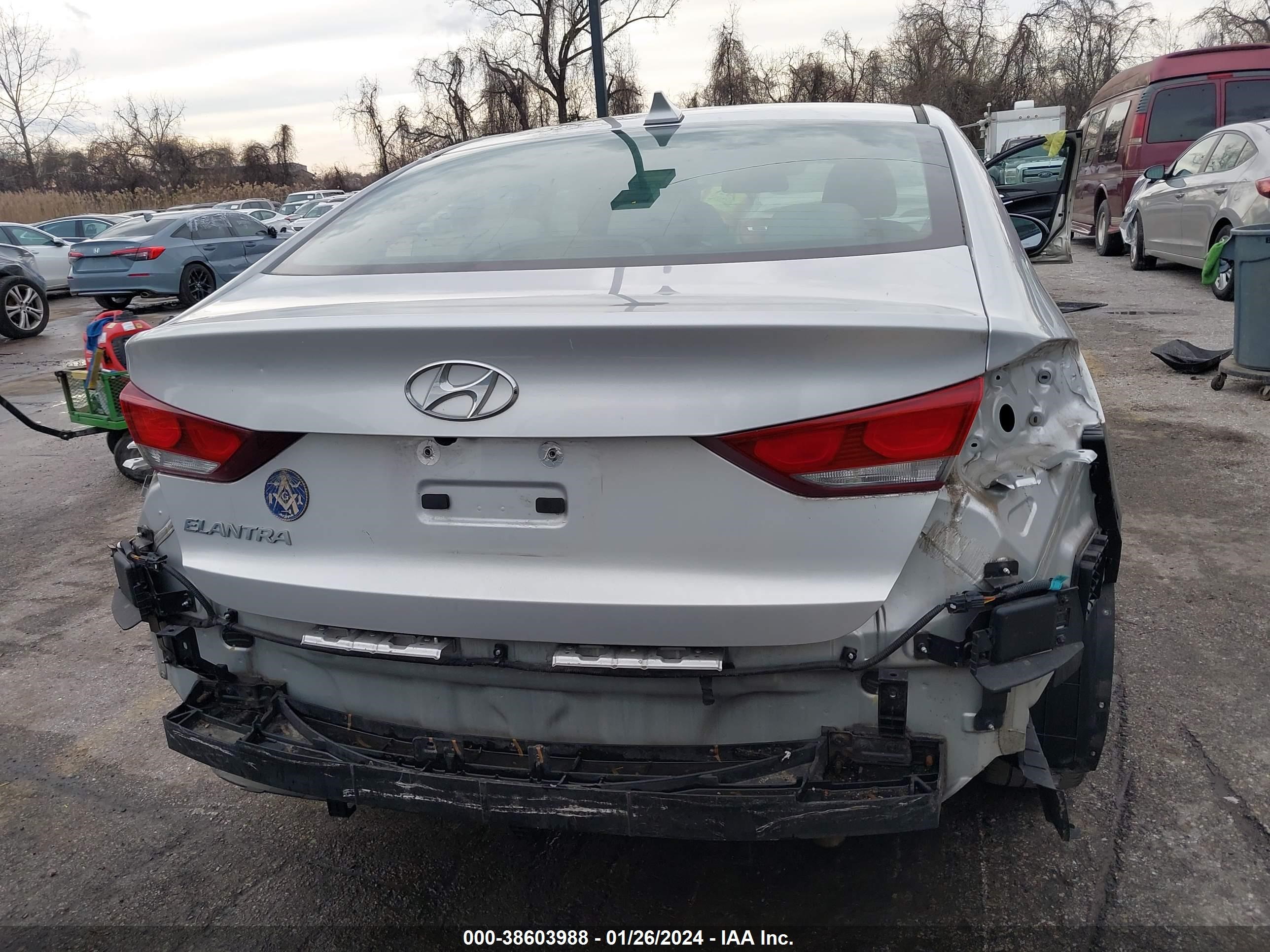 Photo 16 VIN: 5NPD84LF4JH230758 - HYUNDAI ELANTRA 