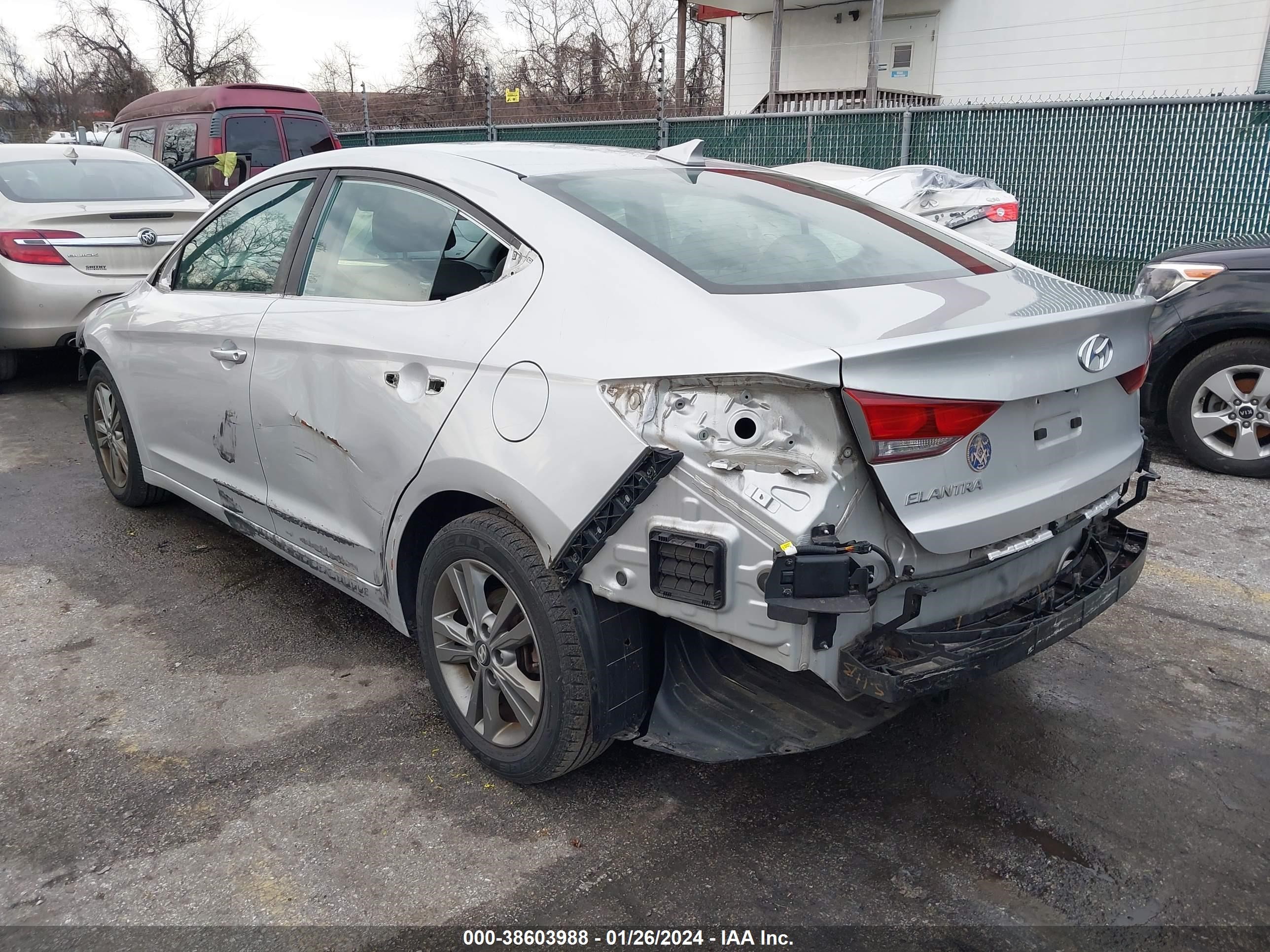 Photo 2 VIN: 5NPD84LF4JH230758 - HYUNDAI ELANTRA 