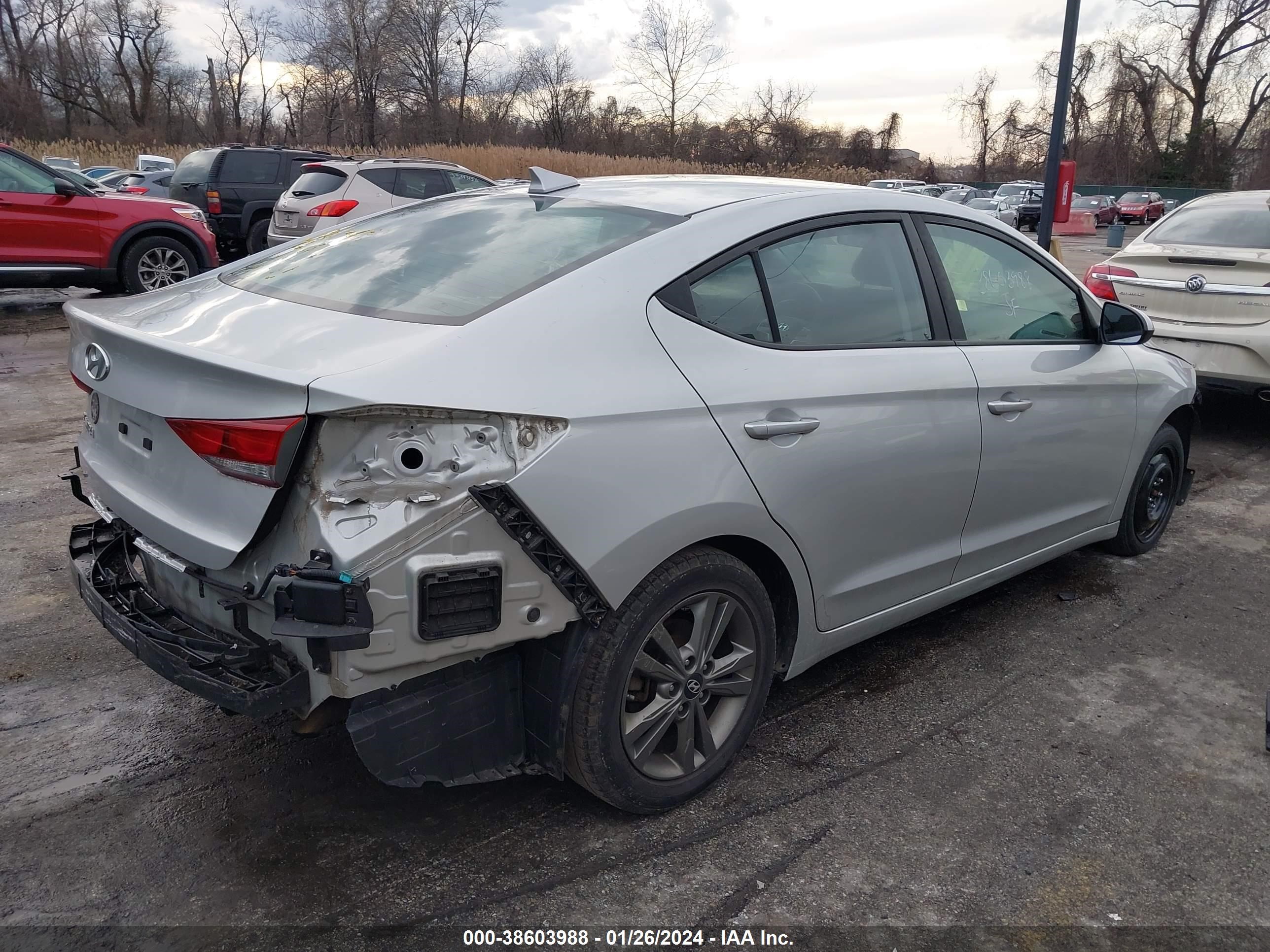 Photo 3 VIN: 5NPD84LF4JH230758 - HYUNDAI ELANTRA 