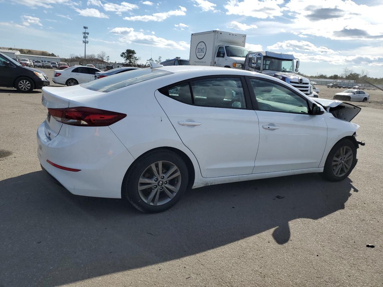 Photo 2 VIN: 5NPD84LF4JH243980 - HYUNDAI ELANTRA 