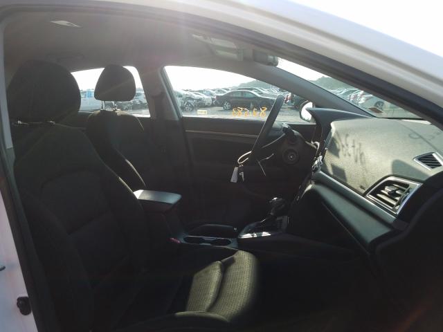 Photo 4 VIN: 5NPD84LF4JH253425 - HYUNDAI ELANTRA SE 