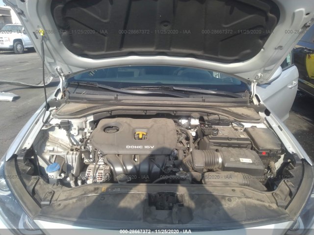 Photo 9 VIN: 5NPD84LF4JH260584 - HYUNDAI ELANTRA 