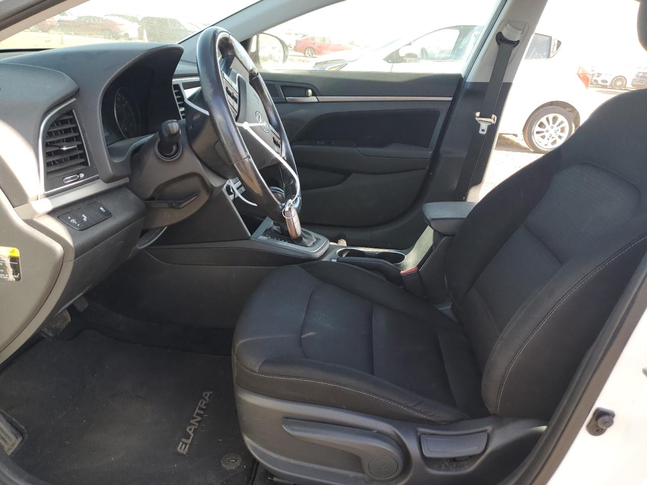 Photo 6 VIN: 5NPD84LF4JH263405 - HYUNDAI ELANTRA 