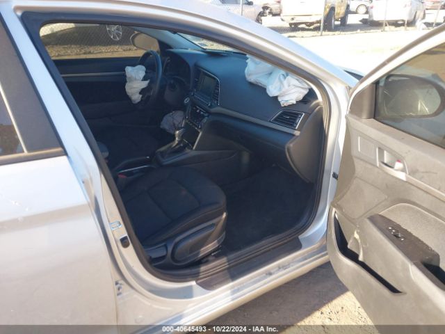 Photo 4 VIN: 5NPD84LF4JH298607 - HYUNDAI ELANTRA 