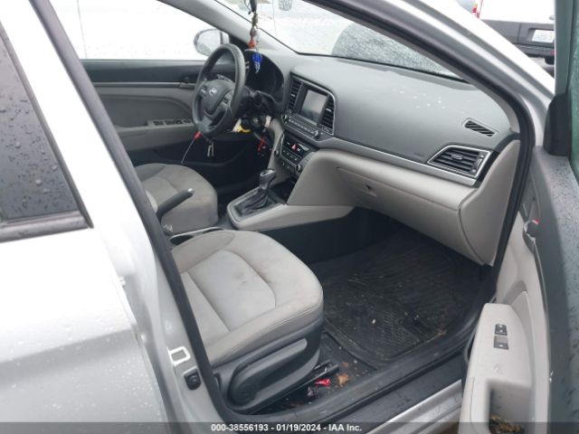 Photo 4 VIN: 5NPD84LF4JH306687 - HYUNDAI ELANTRA 