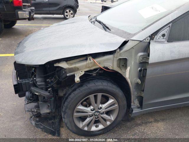 Photo 5 VIN: 5NPD84LF4JH312554 - HYUNDAI ELANTRA 