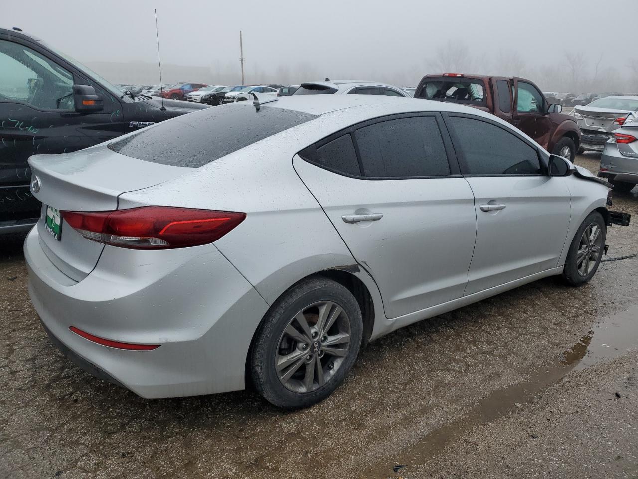 Photo 2 VIN: 5NPD84LF4JH326051 - HYUNDAI ELANTRA 