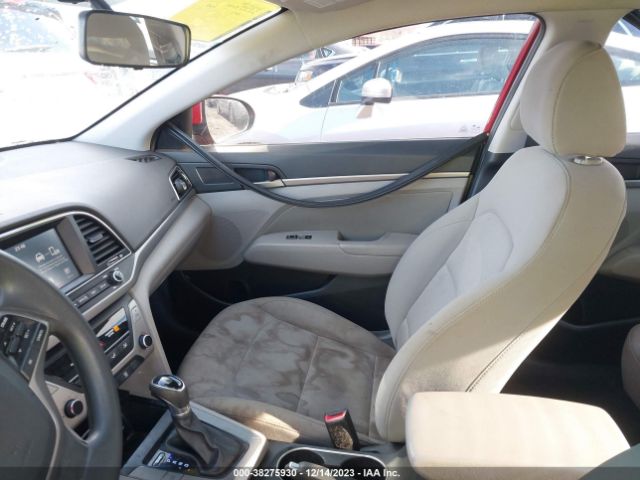 Photo 4 VIN: 5NPD84LF4JH327927 - HYUNDAI ELANTRA 