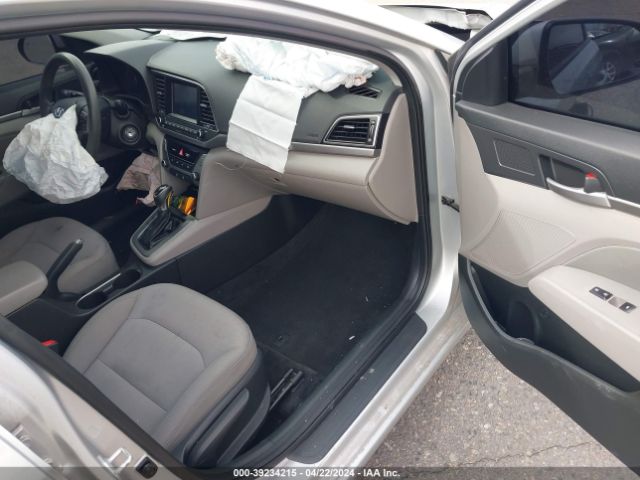 Photo 4 VIN: 5NPD84LF4JH337874 - HYUNDAI ELANTRA 