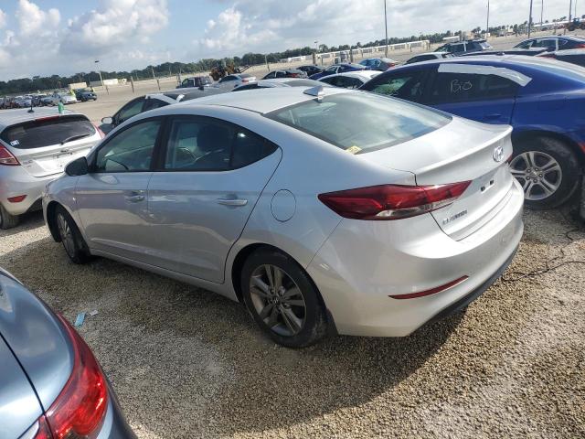 Photo 1 VIN: 5NPD84LF4JH340189 - HYUNDAI ELANTRA SE 