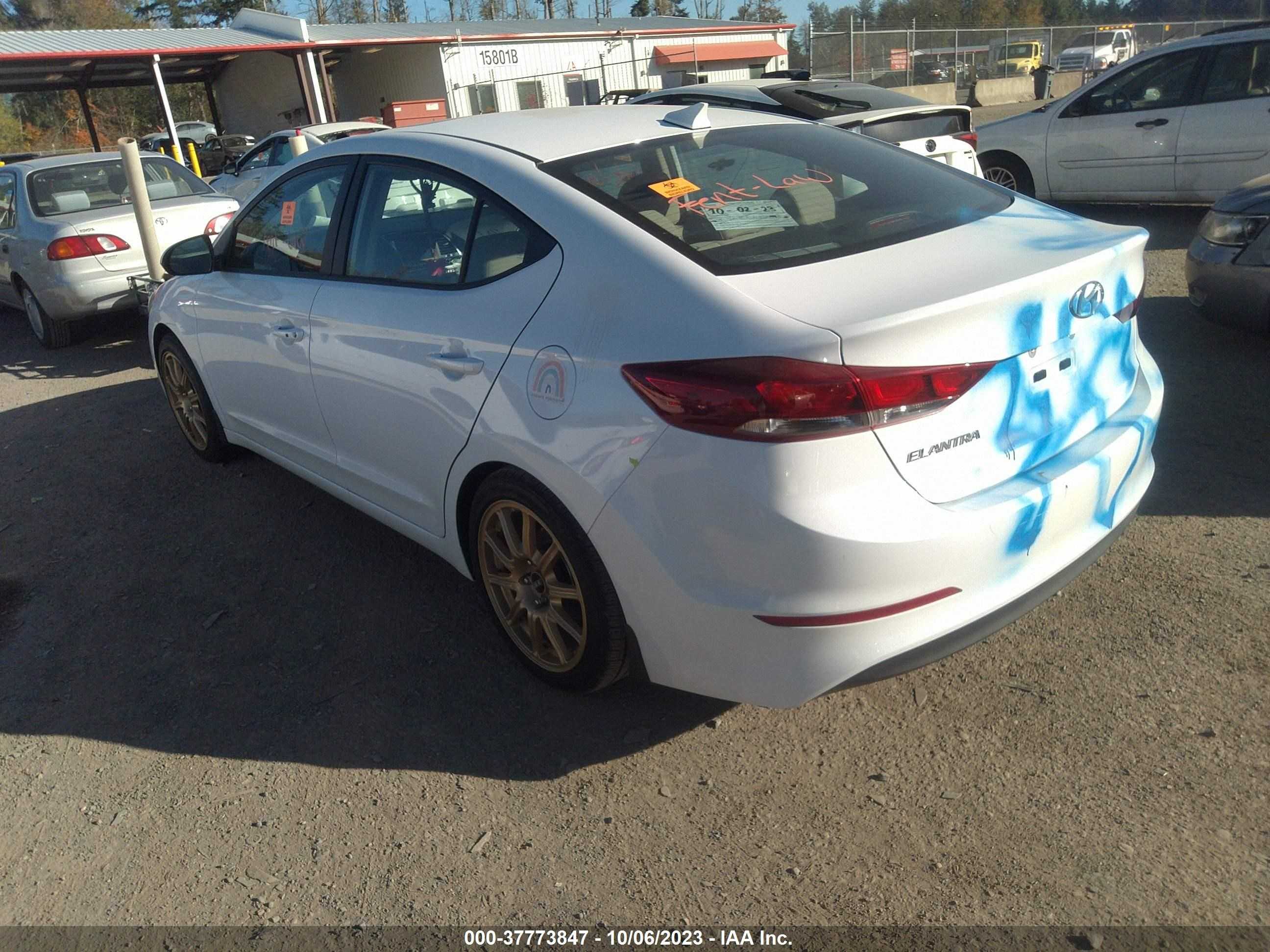 Photo 2 VIN: 5NPD84LF4JH364962 - HYUNDAI ELANTRA 