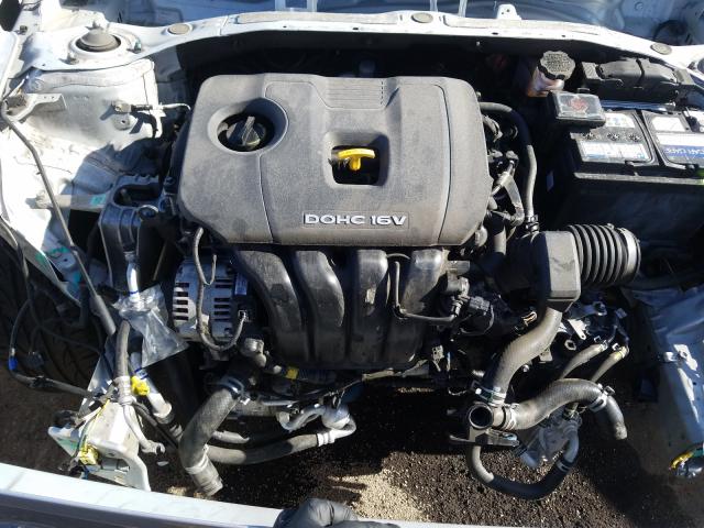 Photo 6 VIN: 5NPD84LF4JH365917 - HYUNDAI ELANTRA SE 