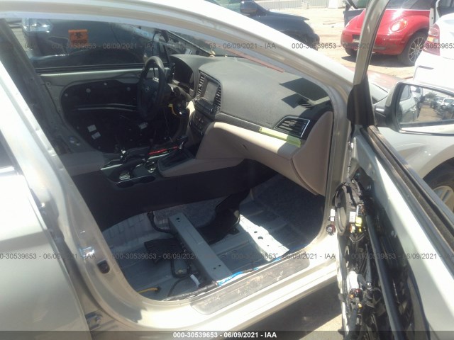 Photo 4 VIN: 5NPD84LF4JH383401 - HYUNDAI ELANTRA 