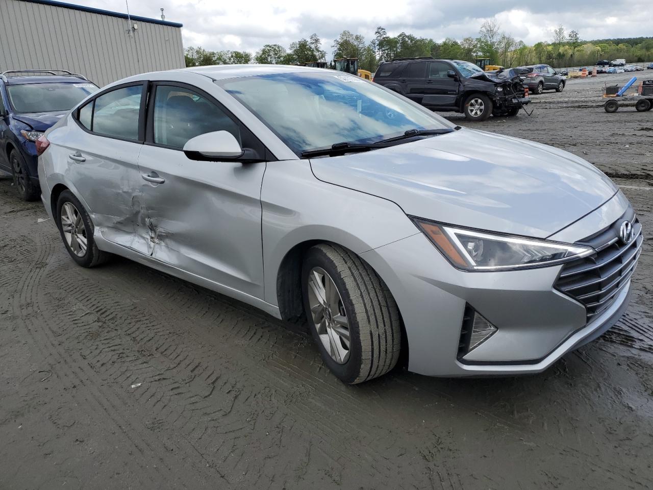 Photo 3 VIN: 5NPD84LF4KH407780 - HYUNDAI ELANTRA 