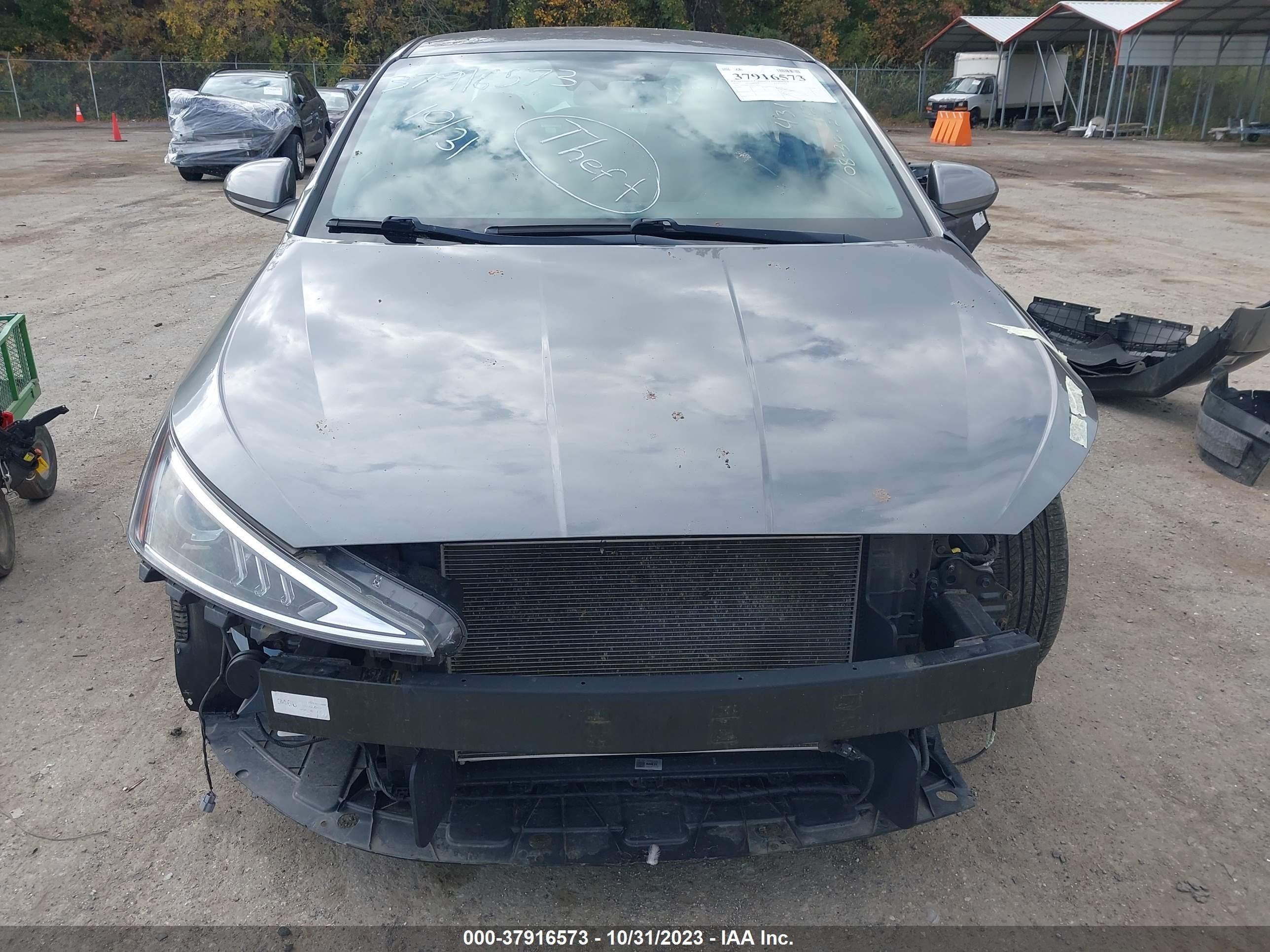 Photo 11 VIN: 5NPD84LF4KH428001 - HYUNDAI ELANTRA 