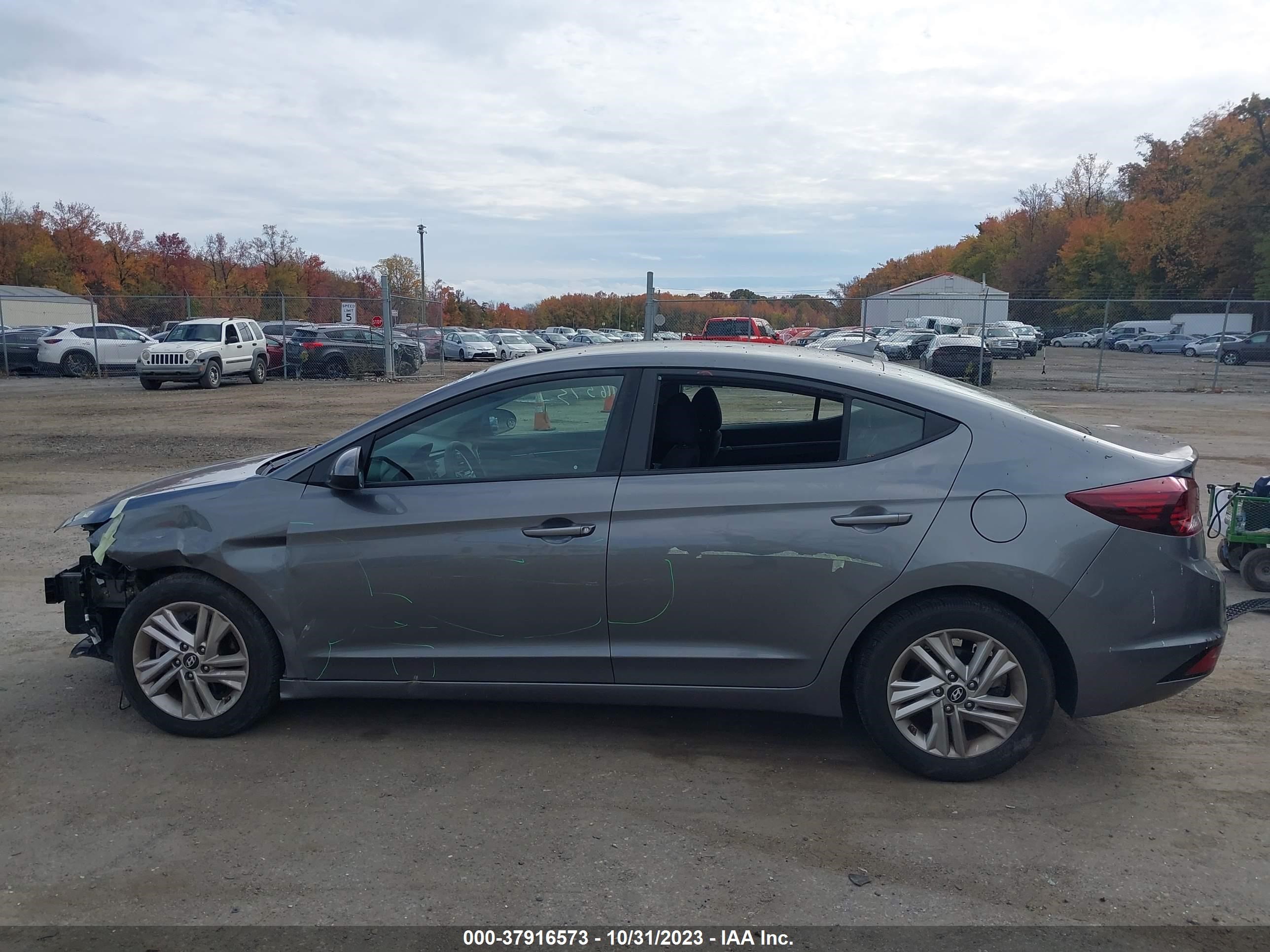 Photo 13 VIN: 5NPD84LF4KH428001 - HYUNDAI ELANTRA 