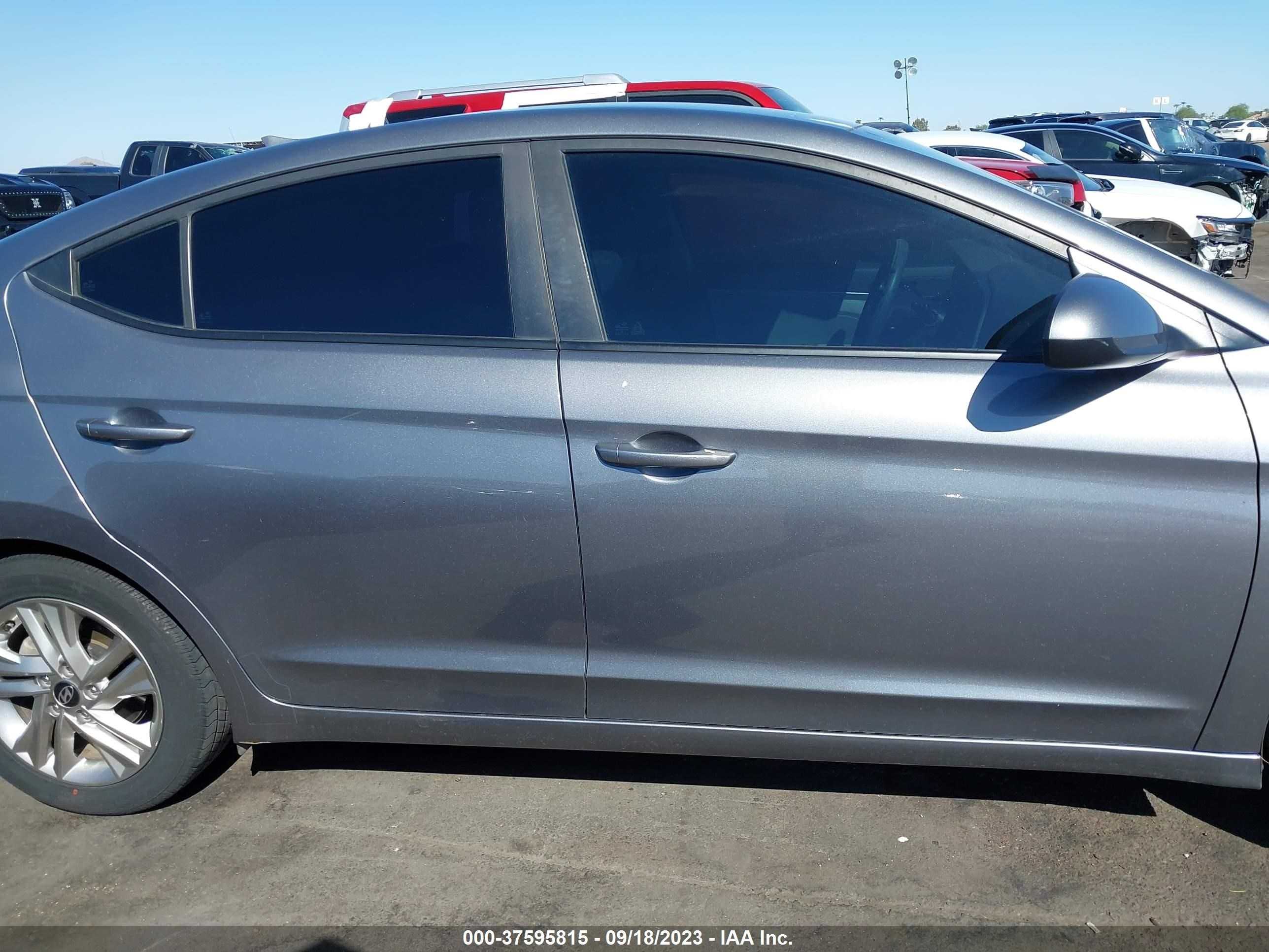 Photo 13 VIN: 5NPD84LF4KH434333 - HYUNDAI ELANTRA 