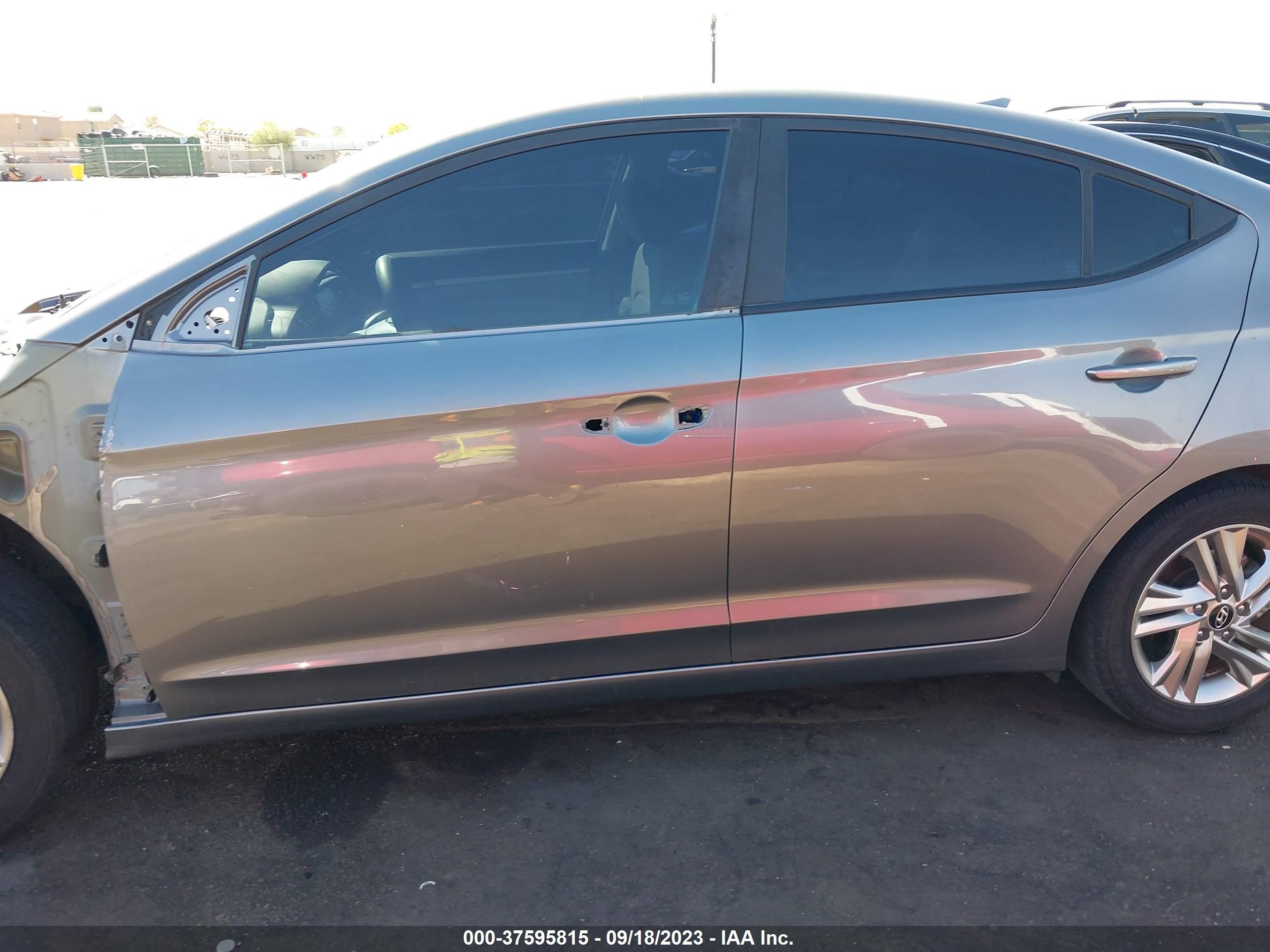 Photo 14 VIN: 5NPD84LF4KH434333 - HYUNDAI ELANTRA 